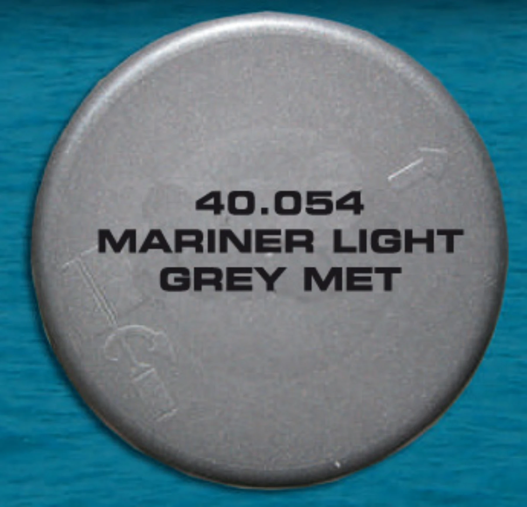 Sprayfärg Mariner ljusgrå metallic