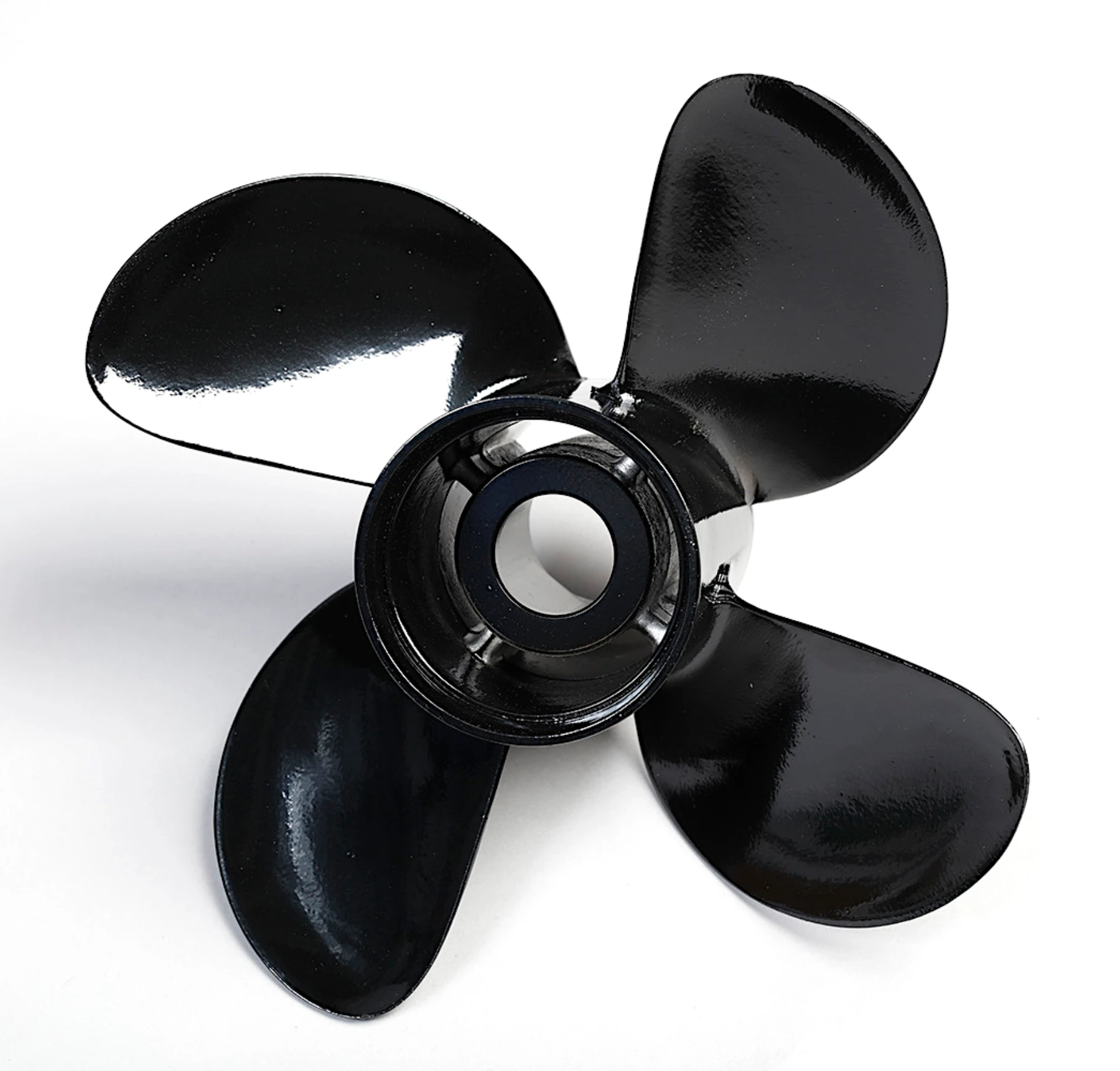 4-bl båtpropeller stigning 13 tum