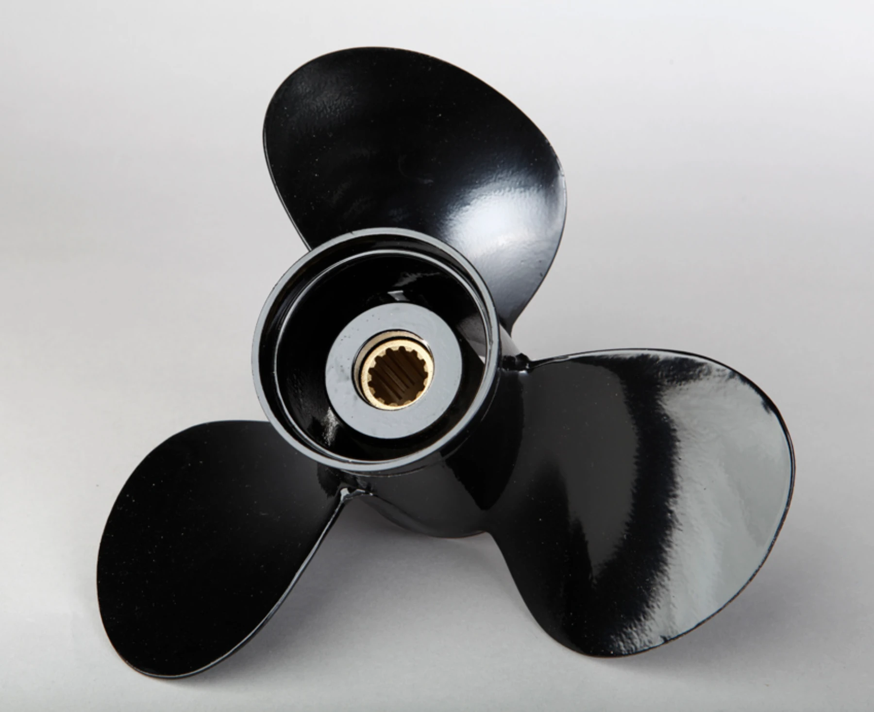 Propeller för Tohatsu, stigning 15 tum