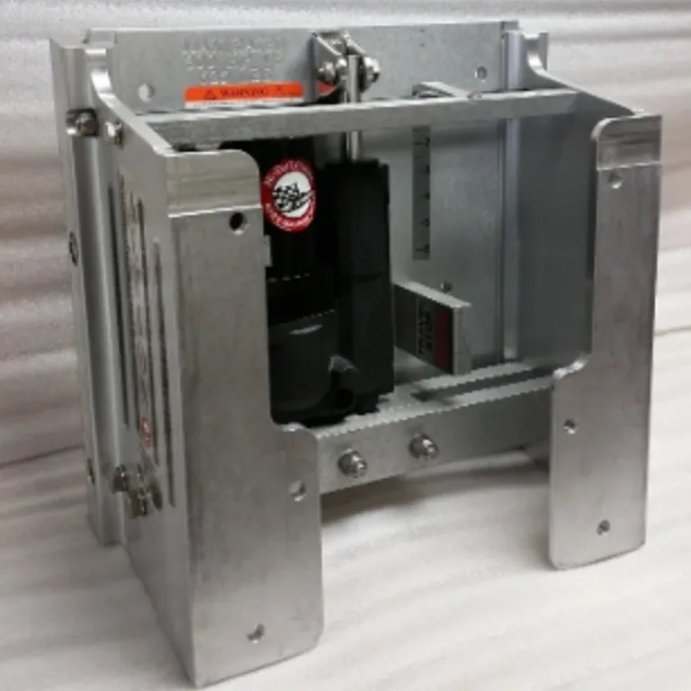 Bob´s Machine Jackplate, 10 tum, Action style med pump i lyften. Max 300hk