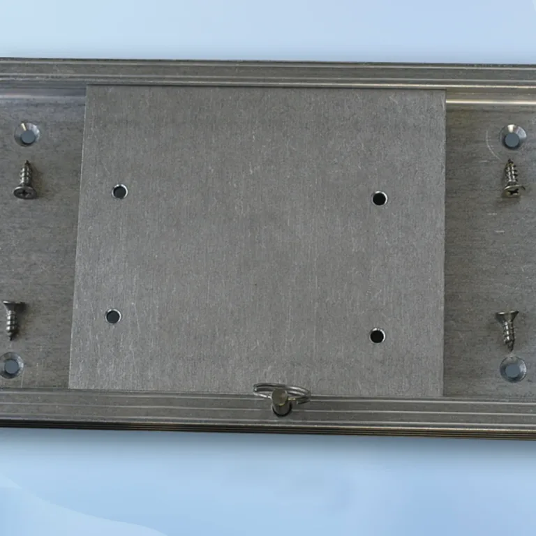 Justerbar platta för fotgas