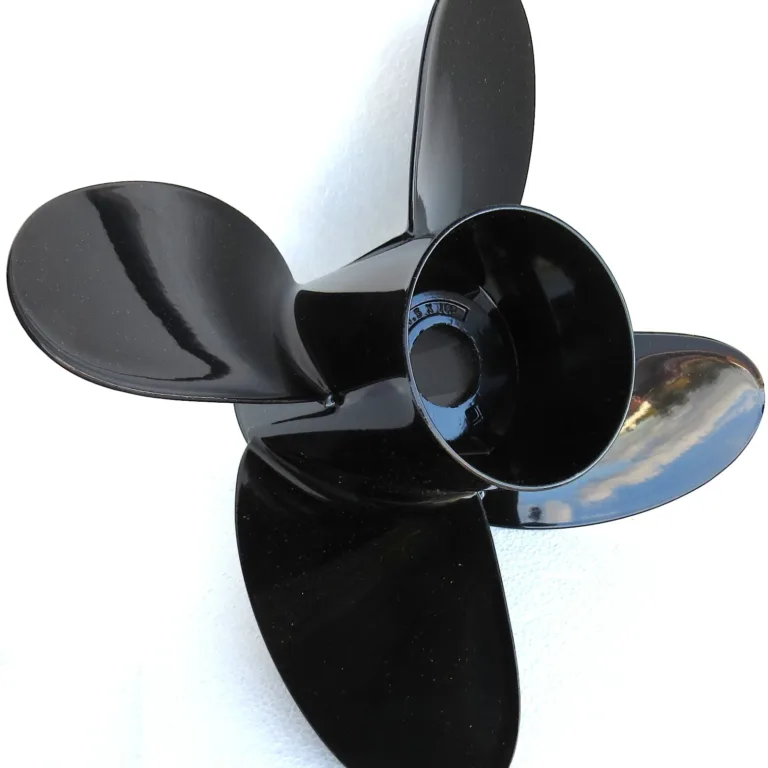 4-bl Propeller för båtmotor 150-300 hk