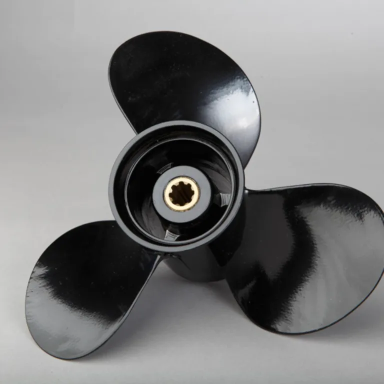 3-bl båtpropeller för Honda, stigning 9 3/4 tum