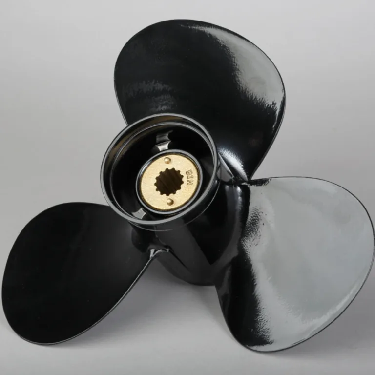 3-bl båtpropeller till Mercury stigning 10 1/2 tum