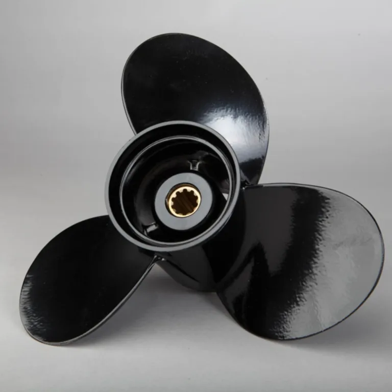 Propeller för Suzuki/Johnson 4-takt, stigning 15 tum