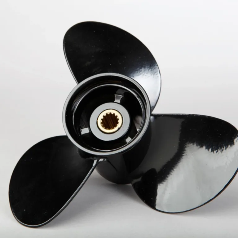 3-bl båtpropeller till Mercury/Tohatsu/Evin stigning 10 1/2 tum